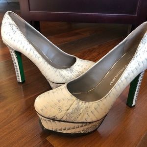 RAZ by Lisa for Donald Pliner - size 8.5M